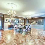 Luxurious Penthouse -Breathtaking Rooftop Terrace
